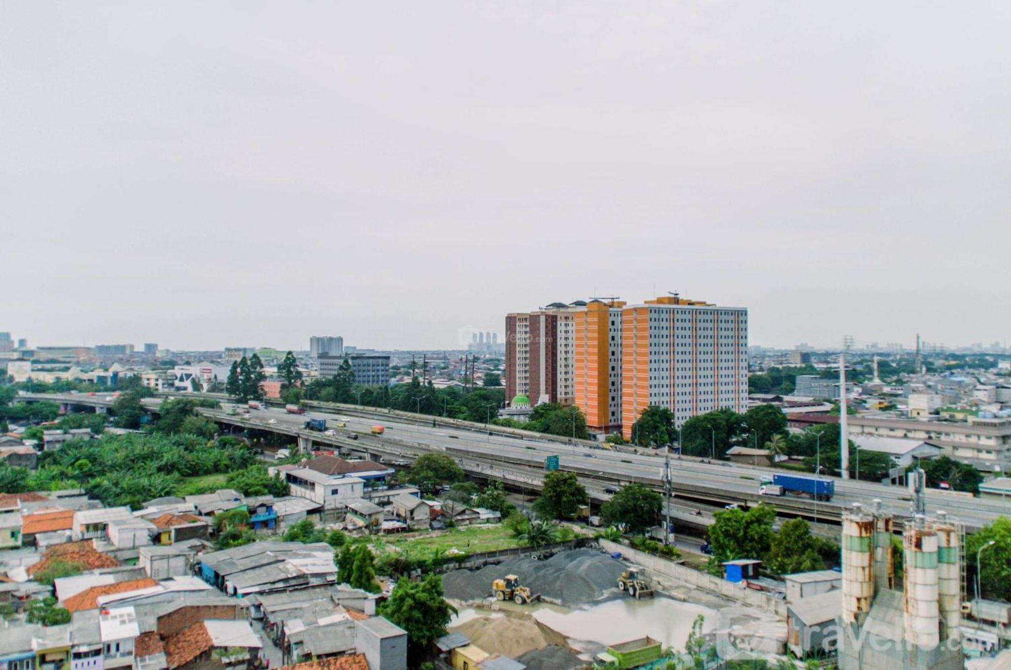 Comfort And Simply At West Vista By Travelio Apartment Jakarta