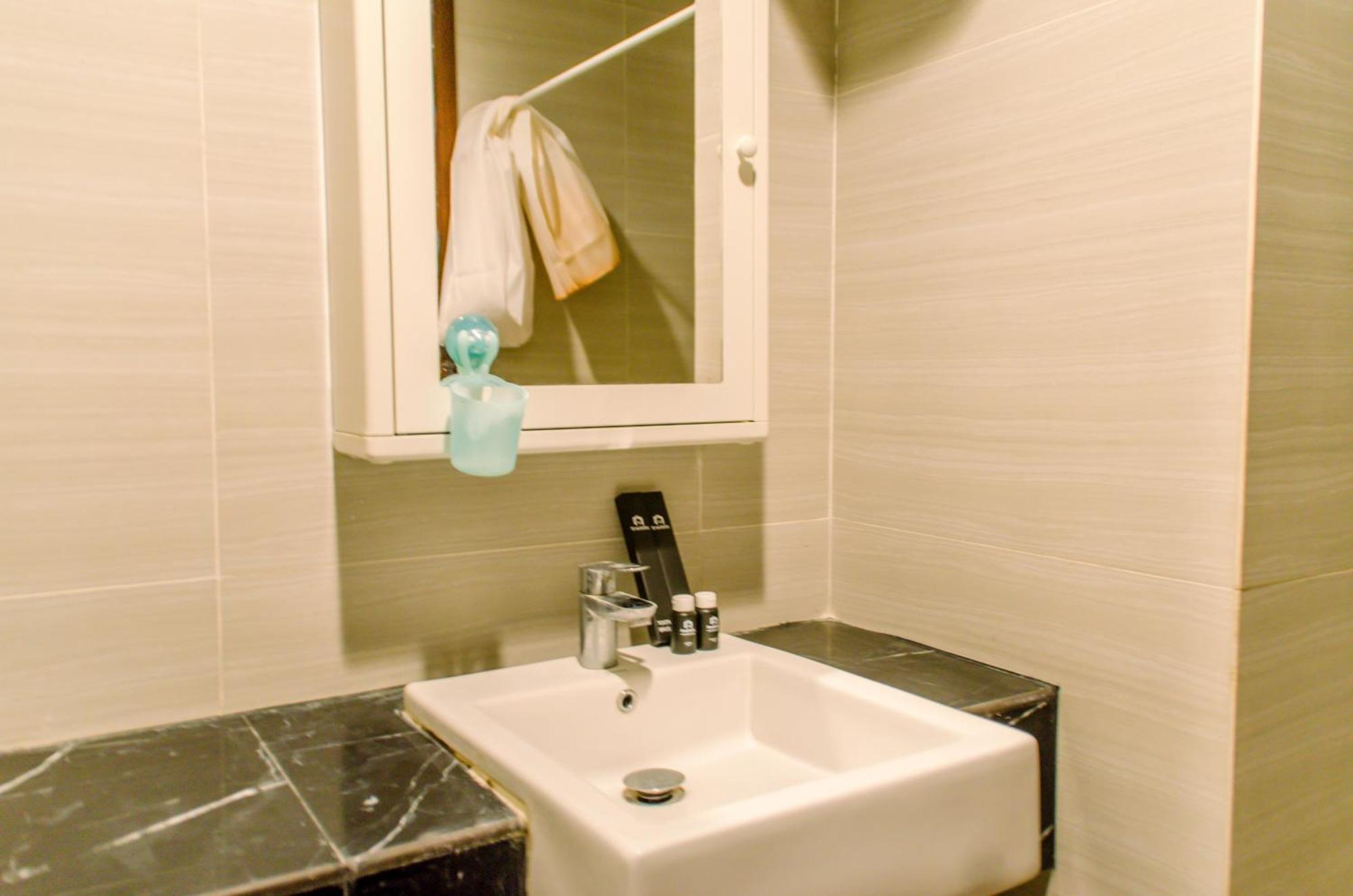 Comfort And Simply At West Vista By Travelio Apartment *